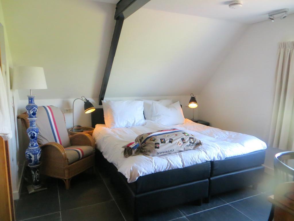 The Black Horse B&B & More Drachten Room photo